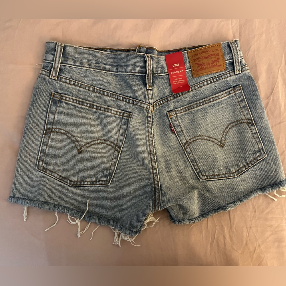 LEVIS SHORTS - Wedgie Fit, Size 29, NWT